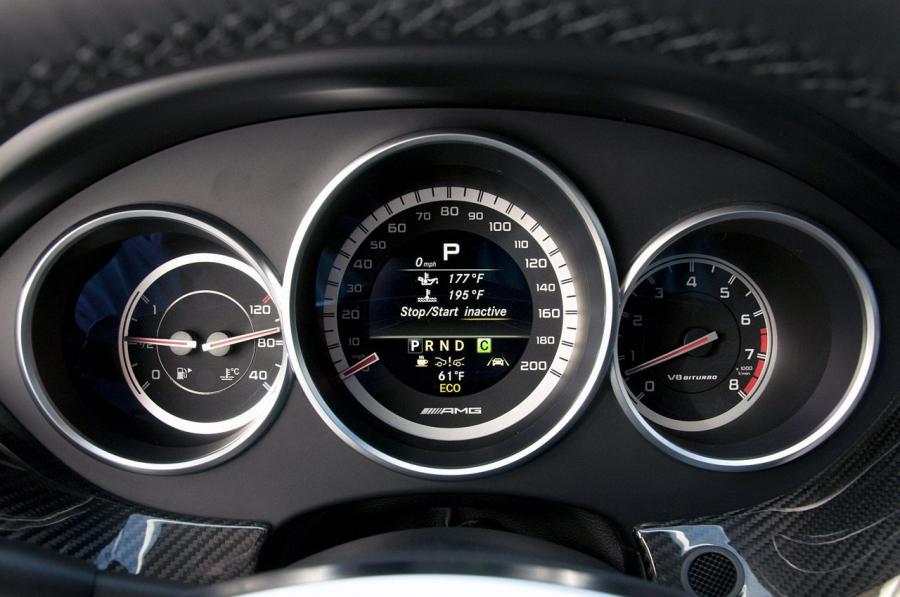  Mercedes-Benz CLS63 AMG 2012 года  (фото 21 из 62)